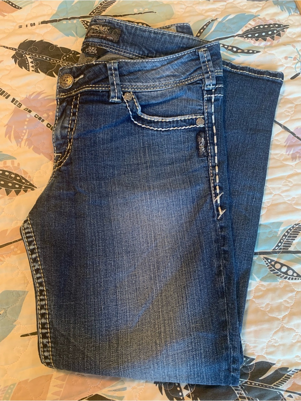 Silver Jeans Dark Blue Ankle Crop With light fading